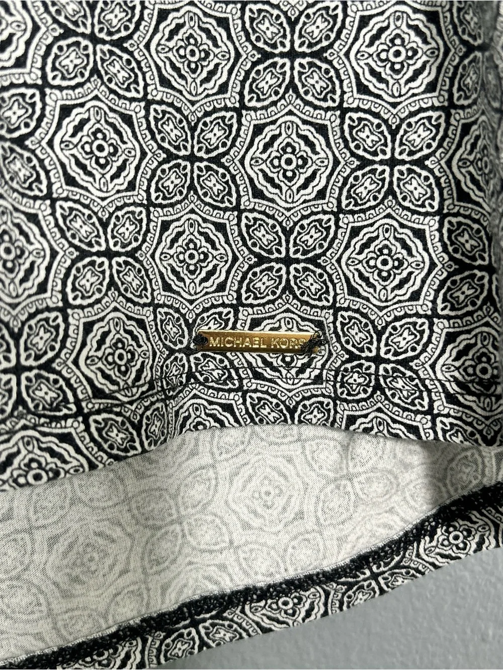 Michael Kors Cotton Modal Black & White Geometric Bell-Sleeve Blouse size Large